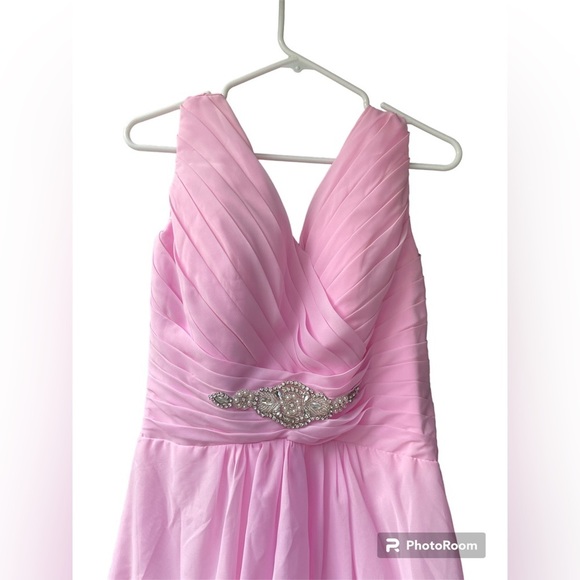 Beautiful baby pink formal dress size small.‎ - Picture 2 of 4